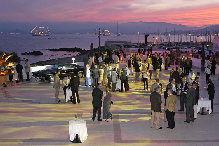 Soiree de convention automobile à Cannes