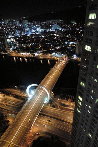 Pont à Pusan, de nuit