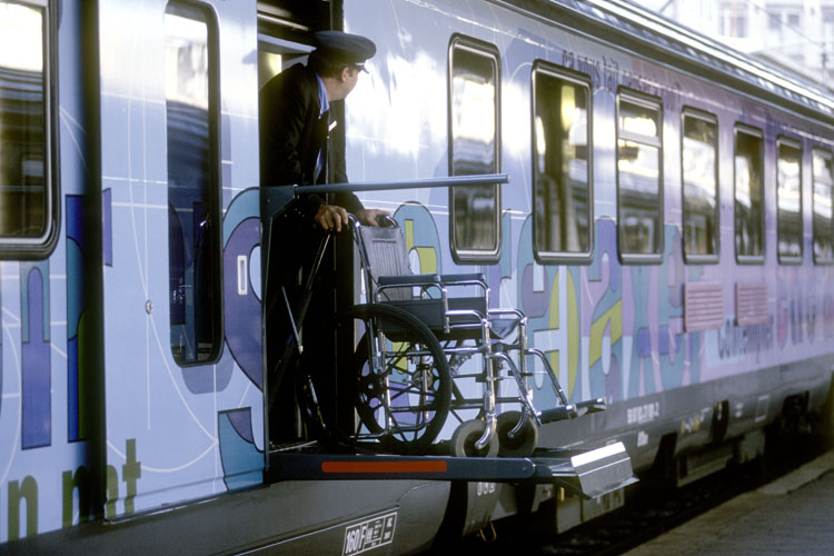 accès handicapé sncf