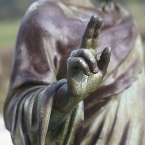 Main du Christ d'une statue funéraire en fonte