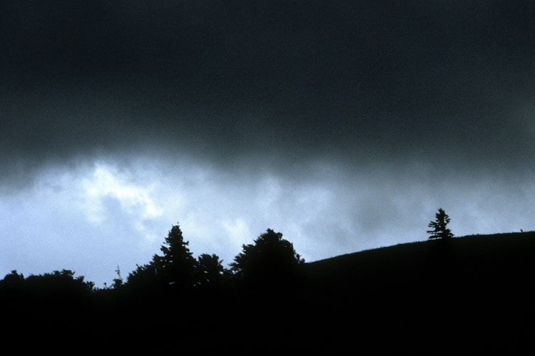 Tempête sur une colline